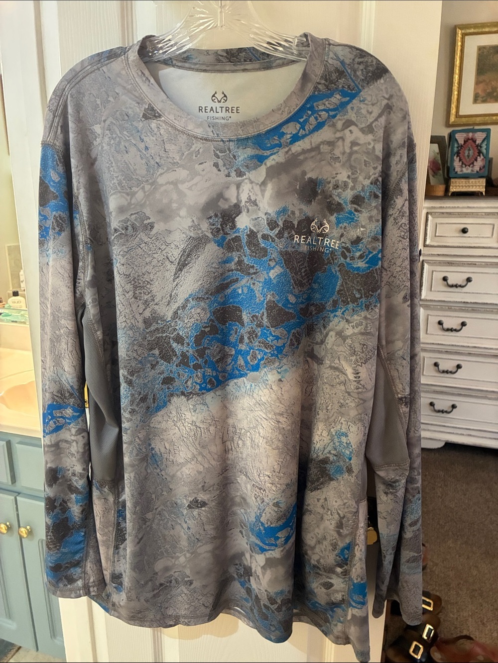 Realtree Fishing Men’s Gray & Bright Blue Polyester L/S Shirt SZ XL